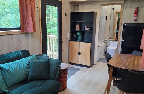 South Pittsburg Cabin | CABIN 36 AT Sasquatch Farm With HVAC and WIFI