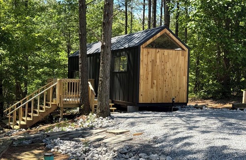 South Pittsburg Cabin | CABIN 36 AT Sasquatch Farm With HVAC and WIFI