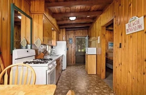 Pine River Apartment | Cabin 4 at Heaths Resort