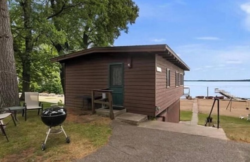Pine River Apartment | Cabin 4 at Heaths Resort