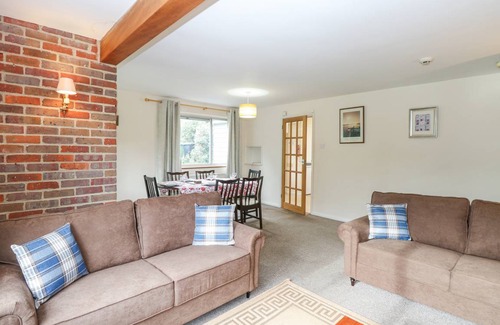 Horning Cottage | Cabin ∙ 4 bedrooms ∙ 6 guests