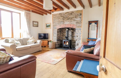 Corwen Cottage | Cabin ∙ 4 bedrooms ∙ 8 guests