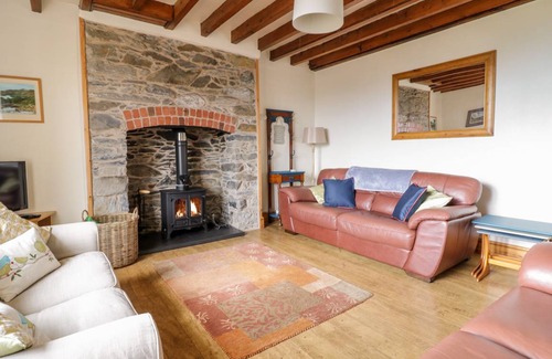 Corwen Cottage | Cabin ∙ 4 bedrooms ∙ 8 guests