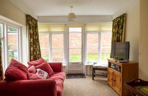 Cromer Cottage | Cabin ∙ 4 bedrooms ∙ 9 guests