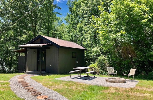 Farmers House | *Cabin 4* Cave Run Cabins at Cave Run Lake!