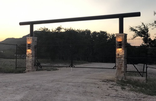 Camp Wood Cabin | Cabin 4 of 7 With Private River Access to the Nueces River