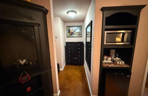 Lakehills House | Cabin 4 The Roost Cabins