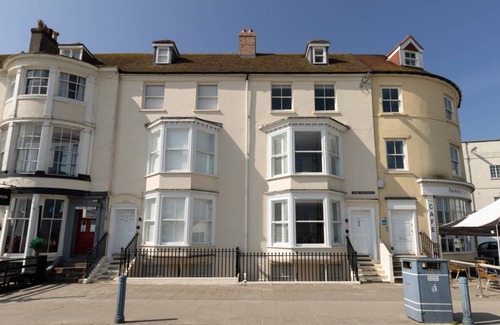 Weymouth Cottage | Cabin ∙ 5 bedrooms ∙ 10 guests