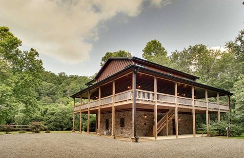 Copperhill Cabin | Cabin ∙ 5 bedrooms ∙ 10 guests