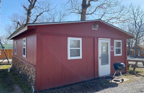 Warsaw Cabin | Cabin 6 - Reel and Trigger