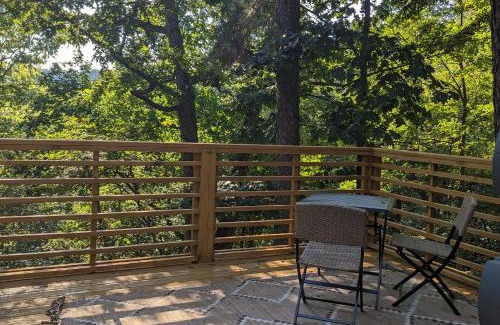 Eureka Springs Apartment | Cabin #6 with hot tub deck and sunset view at Loblolly Pines