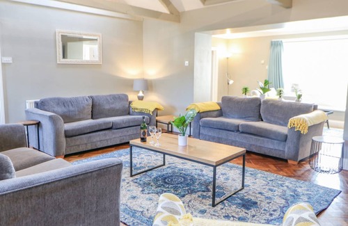 Greta Bridge Cottage | Cabin ∙ 7 bedrooms ∙ 14 guests