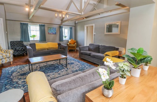 Greta Bridge Cottage | Cabin ∙ 7 bedrooms ∙ 14 guests