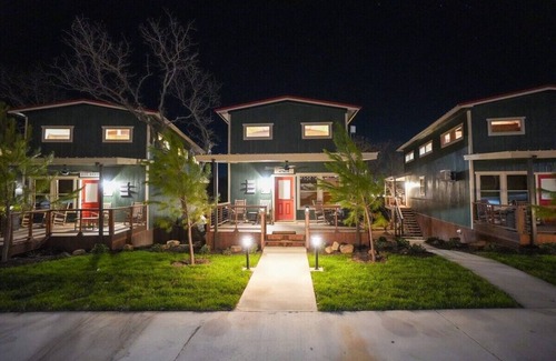 Bridgeport Cabin | Cabin 7 - Lake Bridgeport, Modern, Hot Tub, FirePit, Sauna