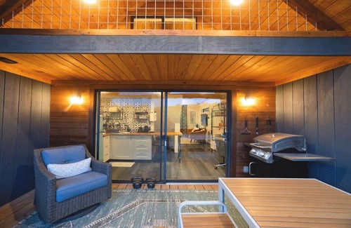 Dripping Springs House | Cabin 7 · Smart & Cozy Tiny Cabin with Tesla EV Charger!