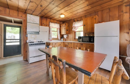 Cedarville Cabin | Cabin 8 on Lake Huron in Les Cheneaux Islands!