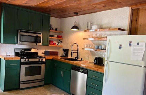 Strawberry House | Cabin #8