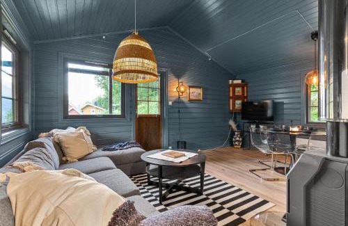 Fjaerland House | Cabin alongside the beautiful fjærlandsfjord