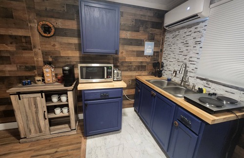 Rocky Grove Apartment | Cabin Apt 20min to Gatlinburg across from Ntl Park GameRoom+FirePit+Pet Friendly