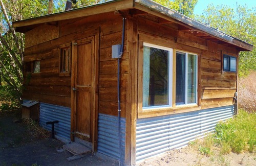 Cedarville Cabin | Cabin at Artist's Remote Nevada Ranch Oasis With Pool