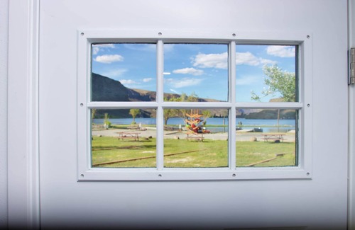 Coulee City Apartment | Cabin at Blue Lake in Central Washington (Cabin 5)
