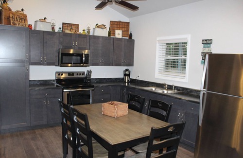 Saint Patrick Cabin | Cabin at Oak Hollow Campground - Located between St Patrick and Lake of the Oaks