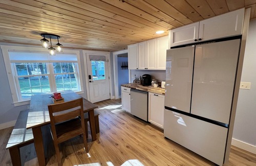 Naples Cabin | Cabin at Sunshine-Situated on the Sandy Shore of Long Lake