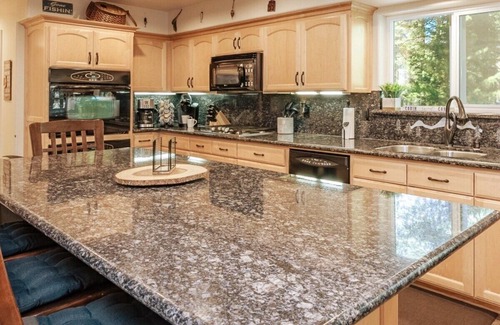 Shaver Lake Cabin | Cabin at the Creek ~ Family Fun Starts Here!