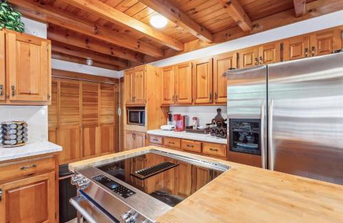 Gainesville House | Cabin Bliss - Just 1 Mile from Lake Lanier