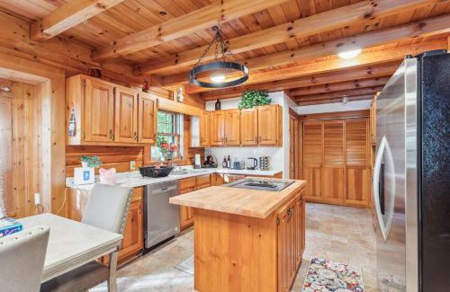 Gainesville House | Cabin Bliss - Just 1 Mile from Lake Lanier