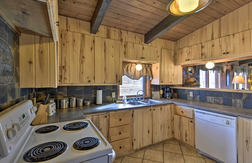 Ponderosa Pines Cabin | Cabin by Rio Grande - 19 Mi to Wolf Creek!