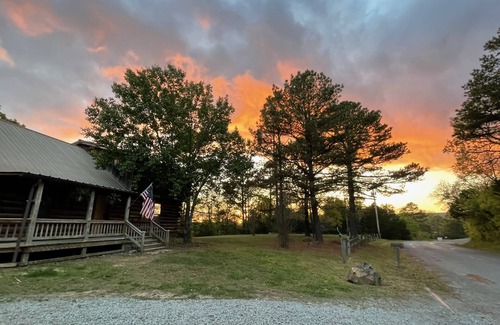 Wilburton Cabin | Cabin by the Caves near Robber's Cave State Park