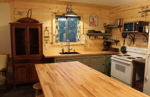 Bruno Cabin | Cabin Community sleeps up to 24