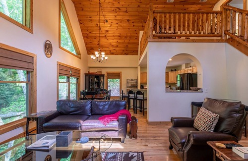 Banner Elk Cabin | Cabin Cove- Cabin between Sugar and Beech Mtns, hot tub, game tables, fire pit, yard, pets