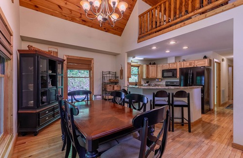 Banner Elk Cabin | Cabin Cove- Cabin between Sugar and Beech Mtns, hot tub, game tables, fire pit, yard, pets