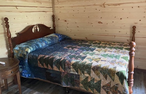Lawson Cabin | Cabin El Dorado, AR