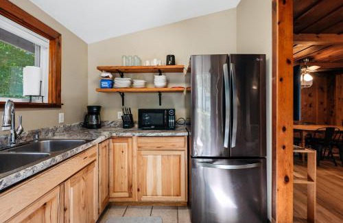 Mayfield House | "Cabin Fever" on Arbutus Lake