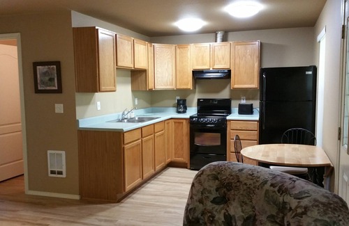 Paradise Estates Cabin | Cabin For Two, Near Mt Rainier, Nisqually entrance.