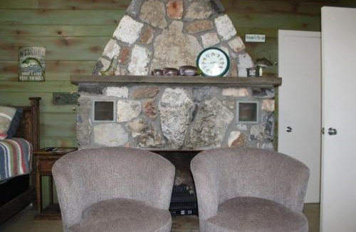 Dennis House | Cabin Four On Stony Point