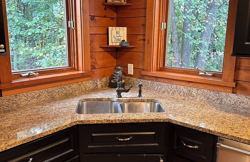 Apple River Cabin | Cabin Getaway-Apple Canyon Lake/Galena-Amenities
