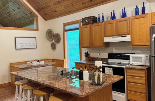 Helen Cabin | Cabin Getaway in North GA Mountains