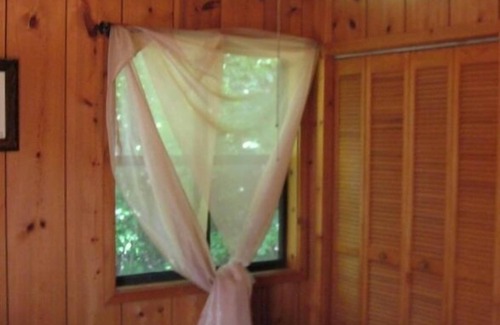 Cleveland Cabin | Cabin Getaway ~Relax and Enjoy the hot tub or hang out in the game room