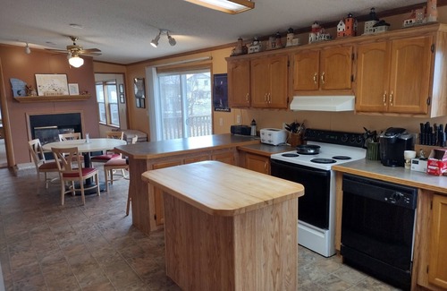 Rogers Township Cabin | Cabin Getaway!