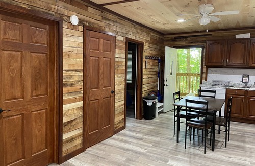 Turtle Creek Cabin | Cabin Hatfield McCoy Ivy Branch