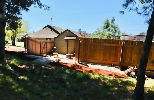 Springfield House | Cabin Homes with its Own Private Access Park