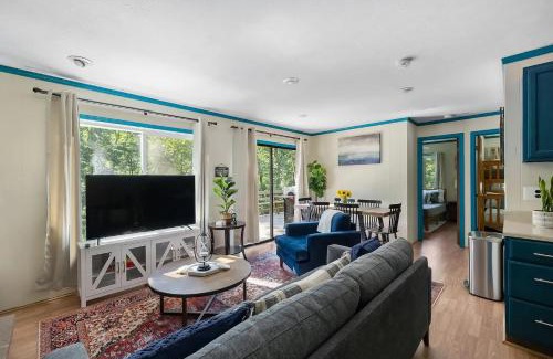 Bergton Ski Chalet | Cabin, Hot Tub, Firepit, Grill, Wifi, Dog-Friendly