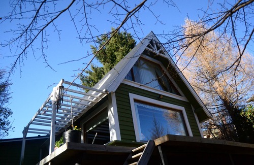 Lolog Cabin | Cabin in the woods, on Lake Lolog