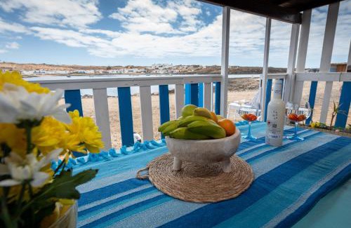 La Oliva Apartment | Cabin in front of idyllic majanicho beach