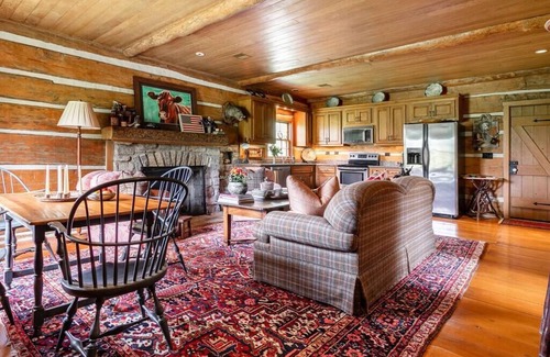 Paris Cabin | Cabin in Kentucky Horse Country