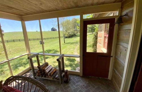 Paris Cabin | Cabin in Kentucky Horse Country